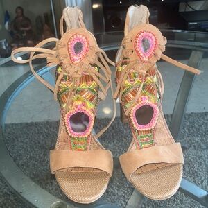 A pair of sexy cool shoe !  Fringe colorful sexy shoe 👠